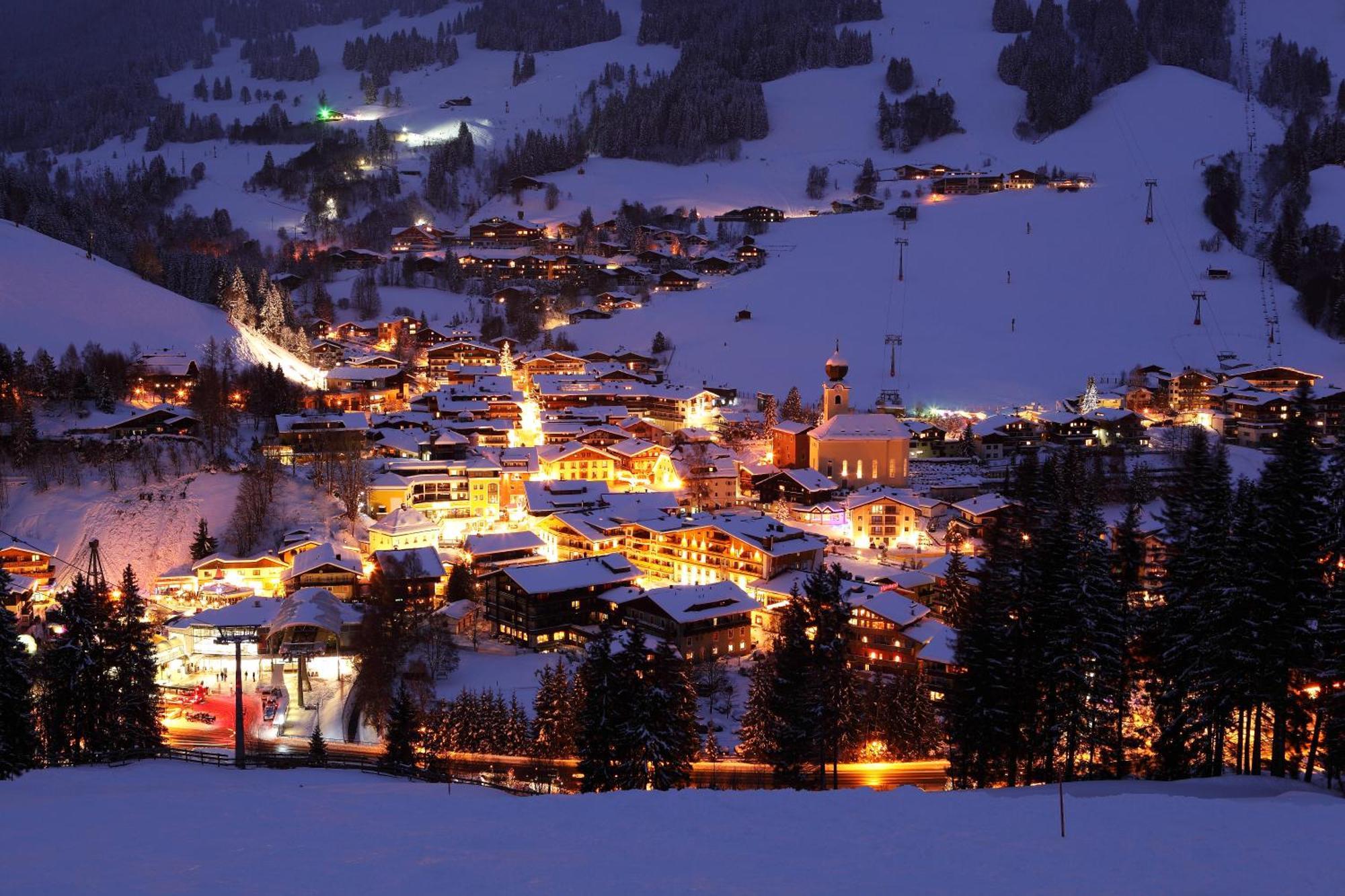 Alm Seasons Premium Chalet & Studios Saalbach-Hinterglemm Exteriör bild